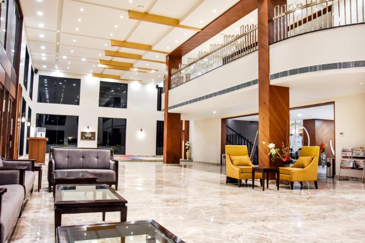 Hotel Platinum Shravasti Katra  Екстериор снимка