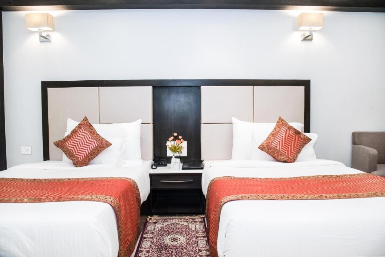 Hotel Platinum Shravasti Katra  Екстериор снимка