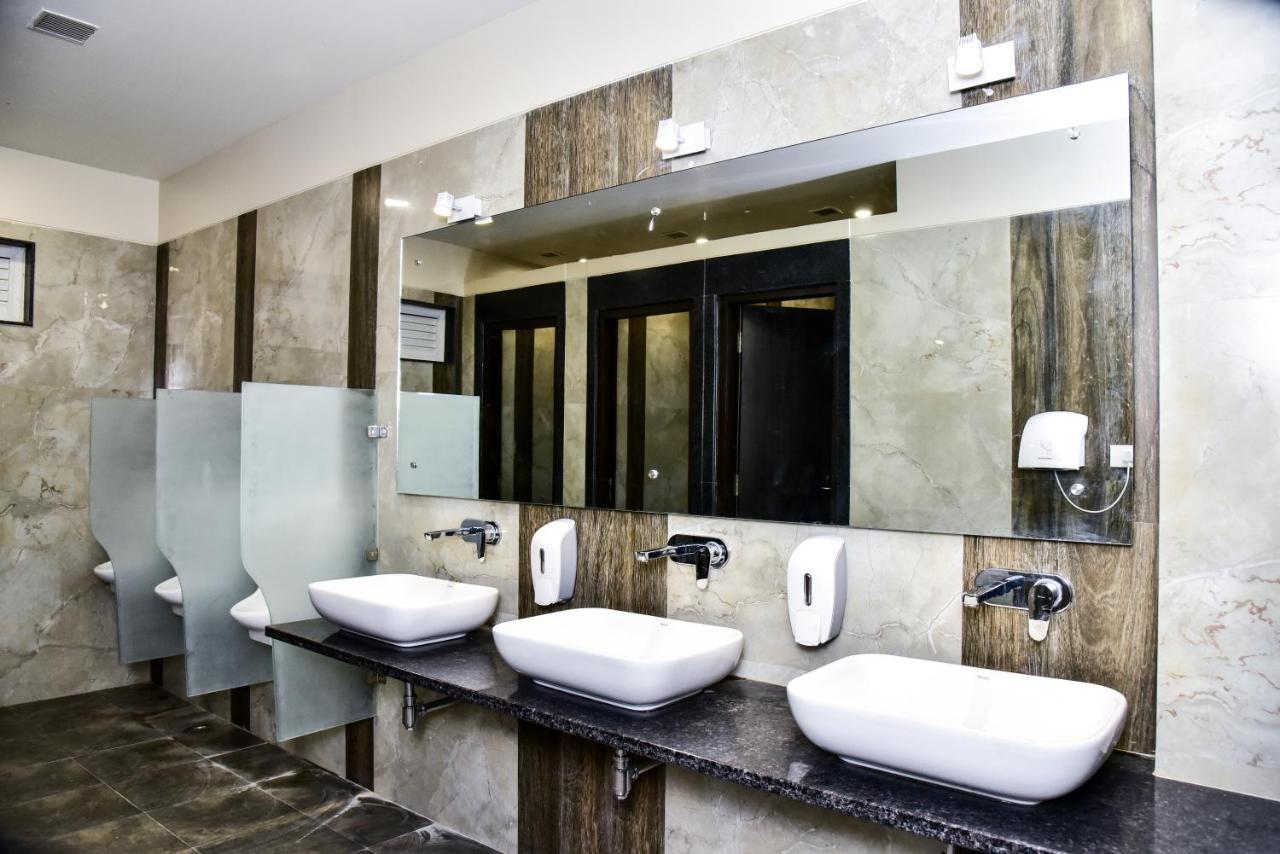 Hotel Platinum Shravasti Katra  Екстериор снимка