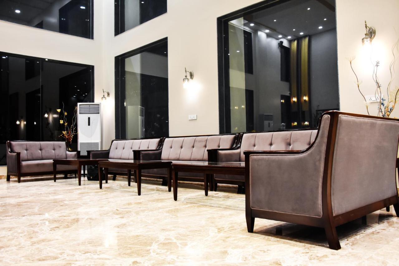Hotel Platinum Shravasti Katra  Екстериор снимка