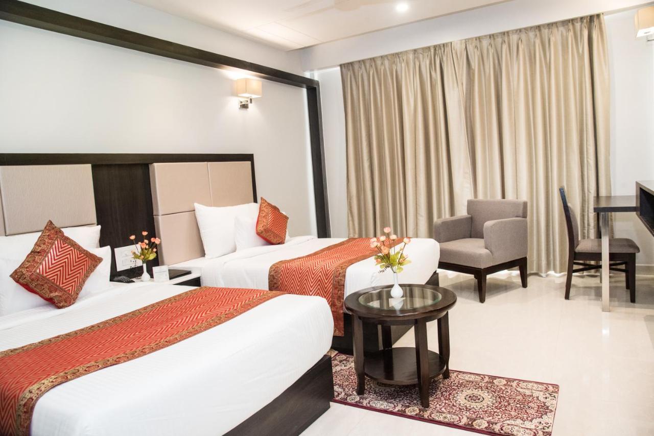Hotel Platinum Shravasti Katra  Екстериор снимка