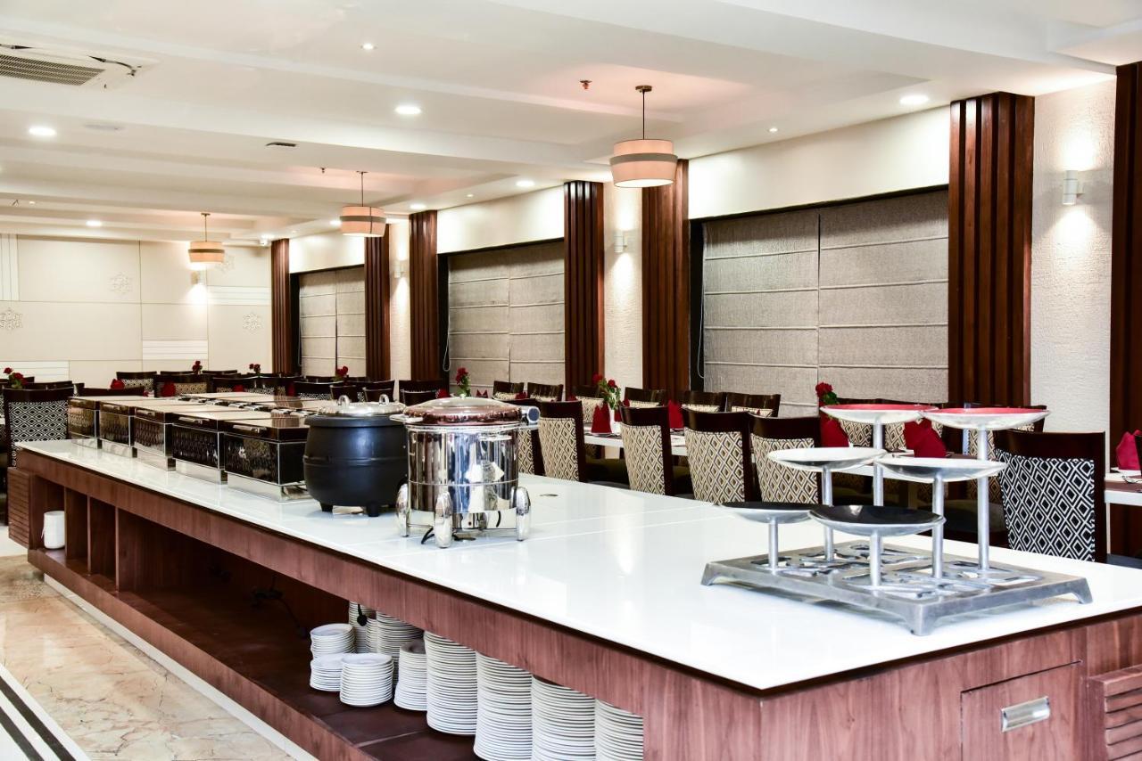 Hotel Platinum Shravasti Katra  Екстериор снимка