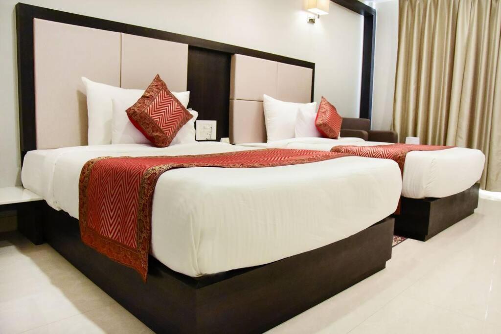 Hotel Platinum Shravasti Katra  Екстериор снимка
