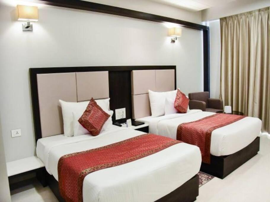 Hotel Platinum Shravasti Katra  Екстериор снимка