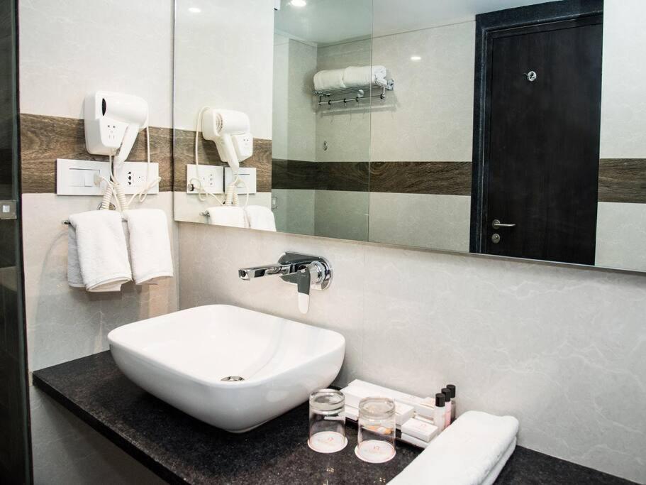 Hotel Platinum Shravasti Katra  Екстериор снимка